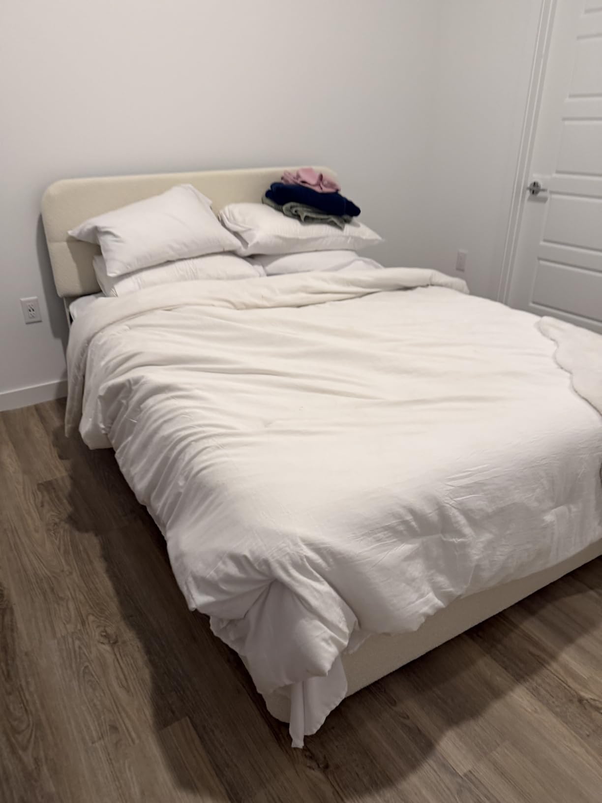 HOMBCK Twin Size Boucle Bed Frame, Upholstered Bed Frame with Headboard customer photo 1