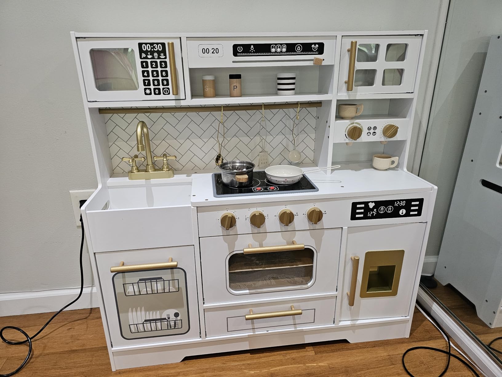 Wooden Play Kitchen for Kids with Real Lights and Sounds for Pretend Play | Stove, Sink, Oven, Coffee Maker, Ice Maker, Cabinets and 15 Accessories Create a Complete Cooking and Serving Setup, Ages 3+ customer photo 1