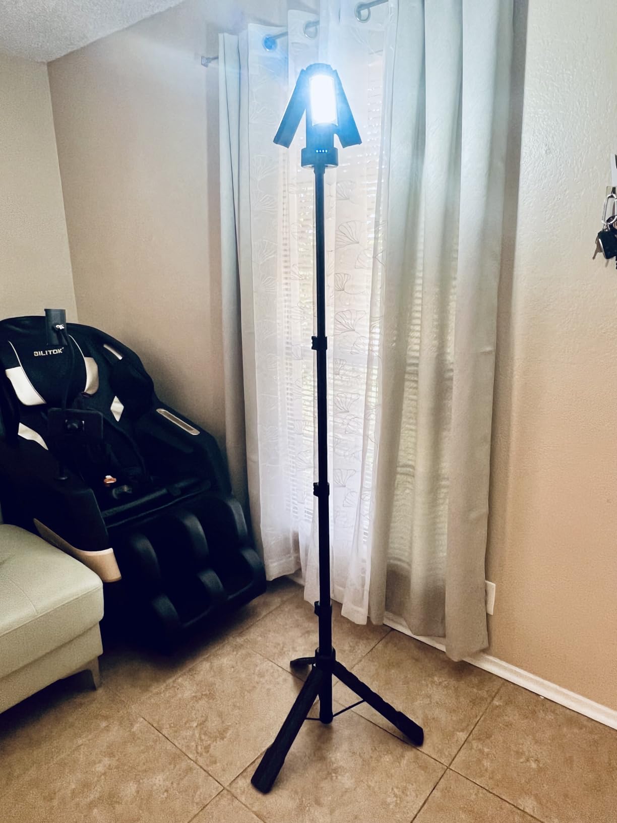 CAVN Rechargeable Camping Light with Stand 6.0 ft Max Height, Portable Cordless LED Work Light 2200 Lumens Dimmable with Detachable Tripod customer photo 1