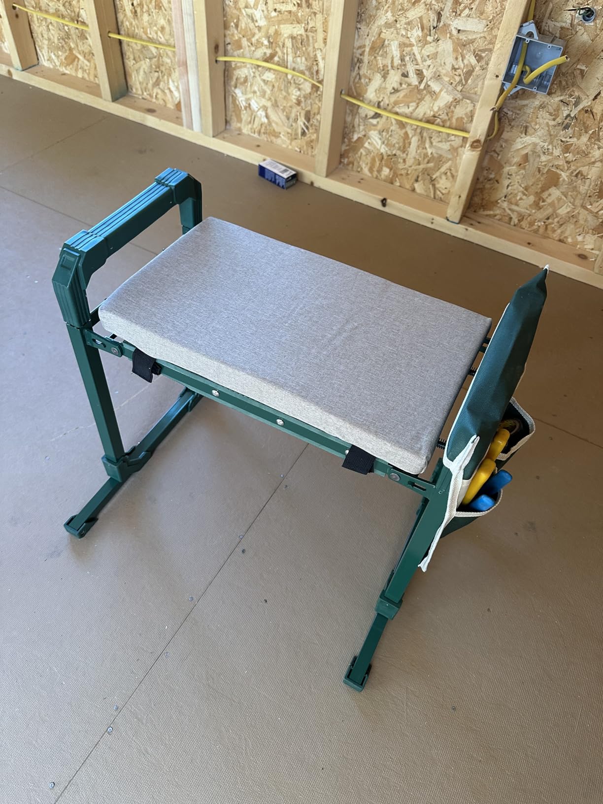 Saker Garden Kneeler and Seat Foldable Gardening Stool with Extendable Legs customer photo 1