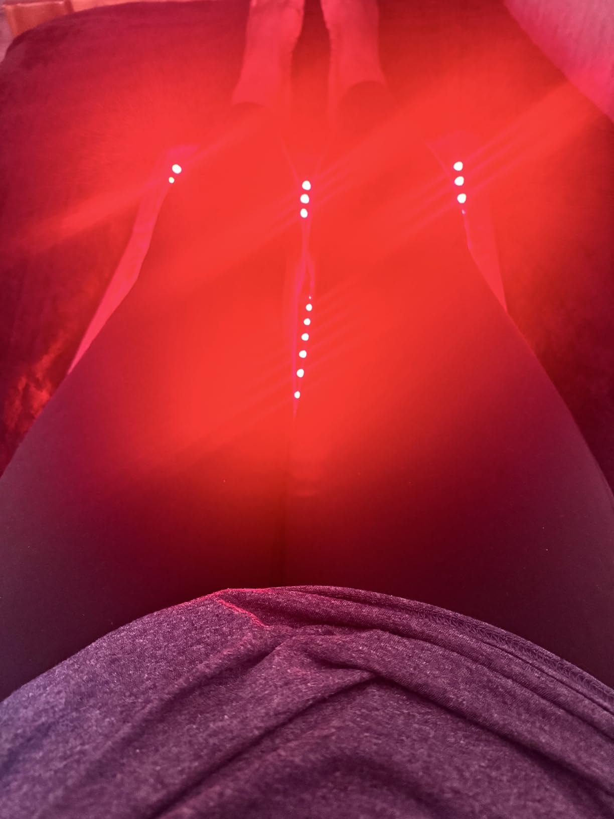 Comfytemp 33'' x 17'' XXL Red Light Therapy Mat for Body, Wearable Near Infrared Light Therapy Pad, Flexible Light Blanket with Timer, 660nm & 850nm Light Blanket for Back Belly Knee Joint Muscle customer photo 1