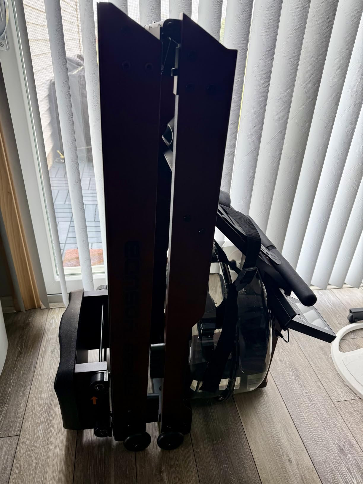 YOSUDA Water Rowing Machines for Home Use - Wooden Foldable Immersive Water Rower Machine 400LBS Weight Capacity with Dedicated Monitor & Bluetooth APP, Large Tank, Comfortable Seat customer photo 2