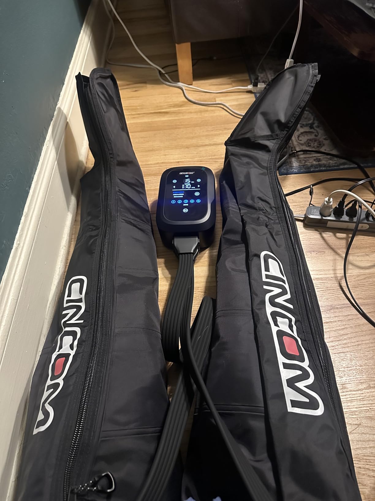 CINCOM Cordless Air Compression Recovery System | Leg Massager Boots for Circulation, Legs Compression Device for Athlete Fast Recovery customer photo 1