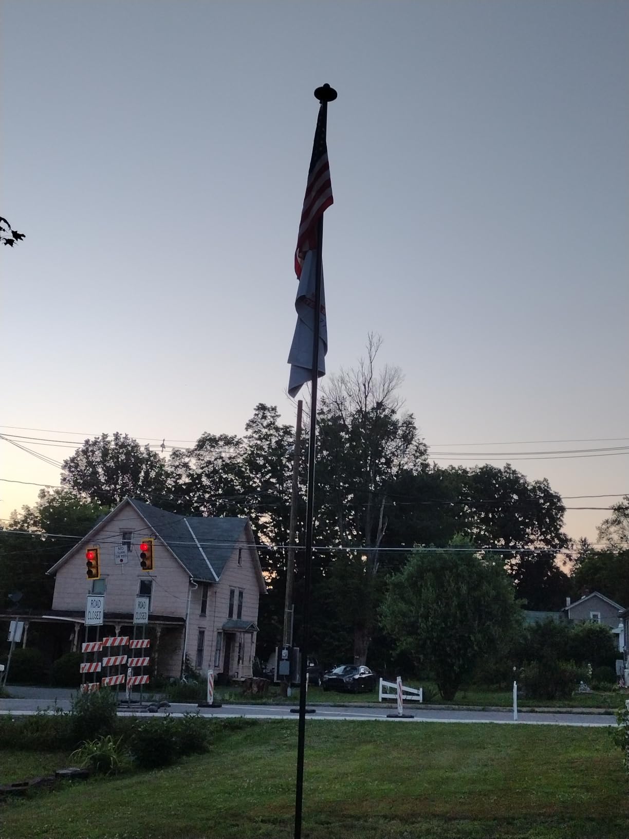 25FT Heavy Duty Flag Pole with Solar Light for Outside House, Thickened 12-Gauge 50 KSI / 100 HBW High-Strength Aluminum, 128-LED Light & an Embroidered Flag, In Ground Flag Pole for Residential Use customer photo 1