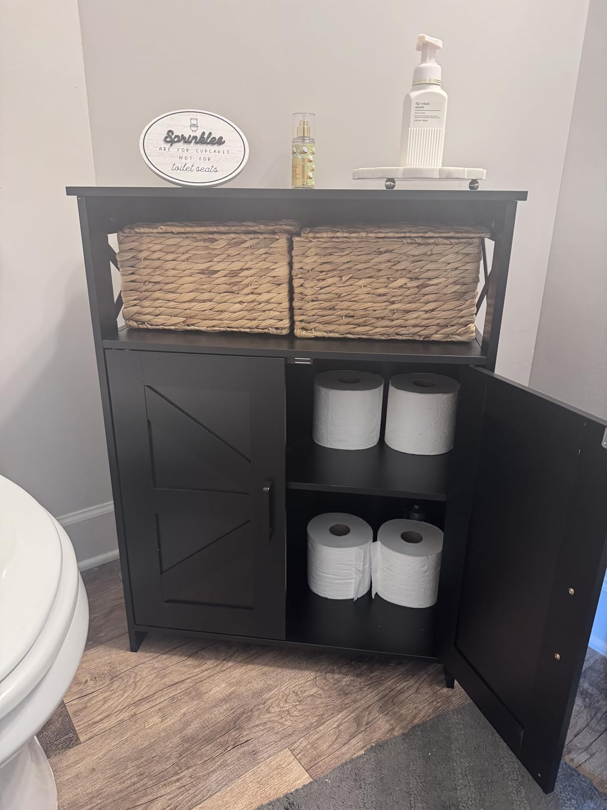 Homhedy Farmhouse Bathroom Storage Cabinet with 2 Doors, Toilet Paper Cabinet with Adjustable Shelf, Small Bathroom Cabinet for Kitchen/Laundry/Living Room, 11.8 x 23.6 x 31.5 Inches, Black customer photo 1