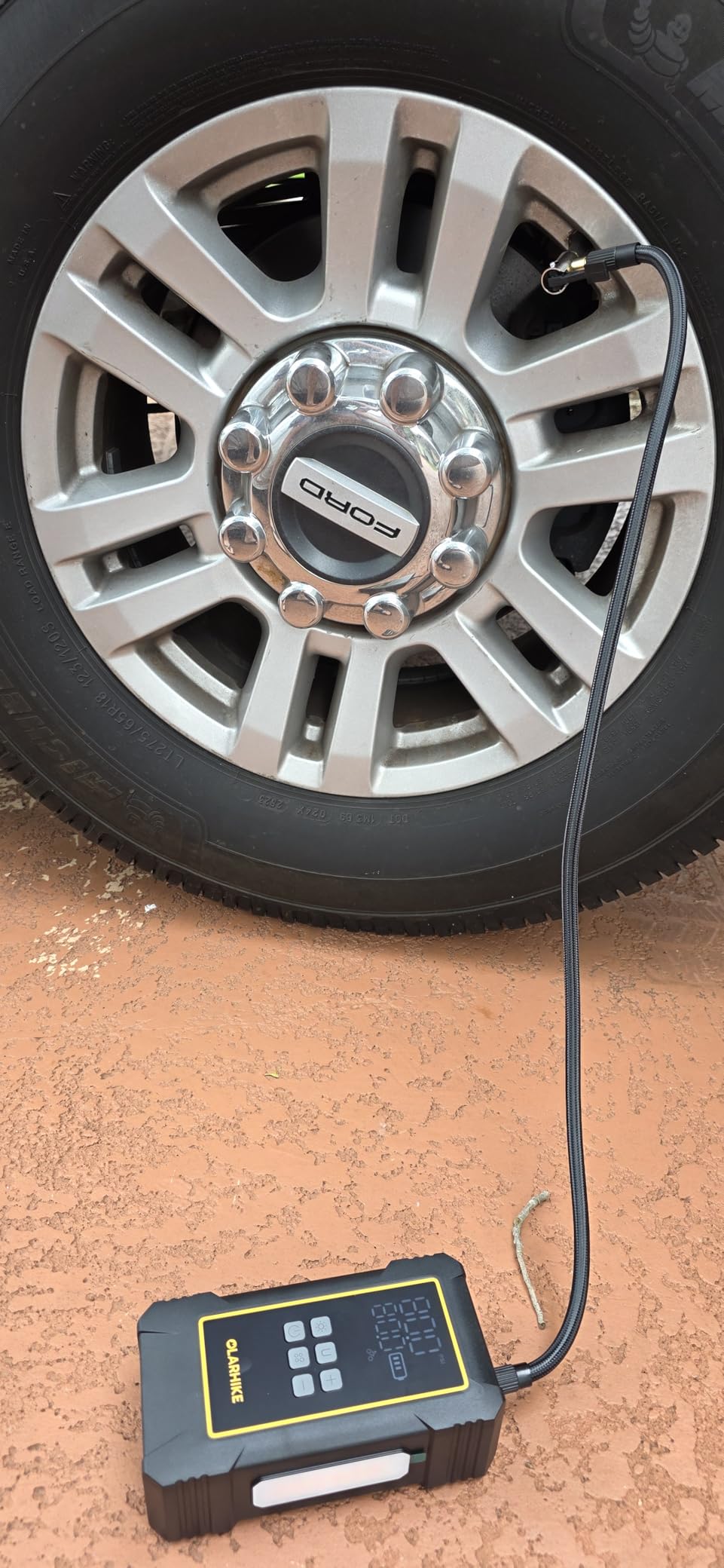 OlarHike 12000mAh Heavy Duty Tire Inflator Portable Air Compressor | Powerful, 7X Faster, 150PSI, Dual Power 12V & Cordless, For Car Tires, Pickup Trucks, Jeeps, SUVs & RVs, Digital Pressure Gauge customer photo 1