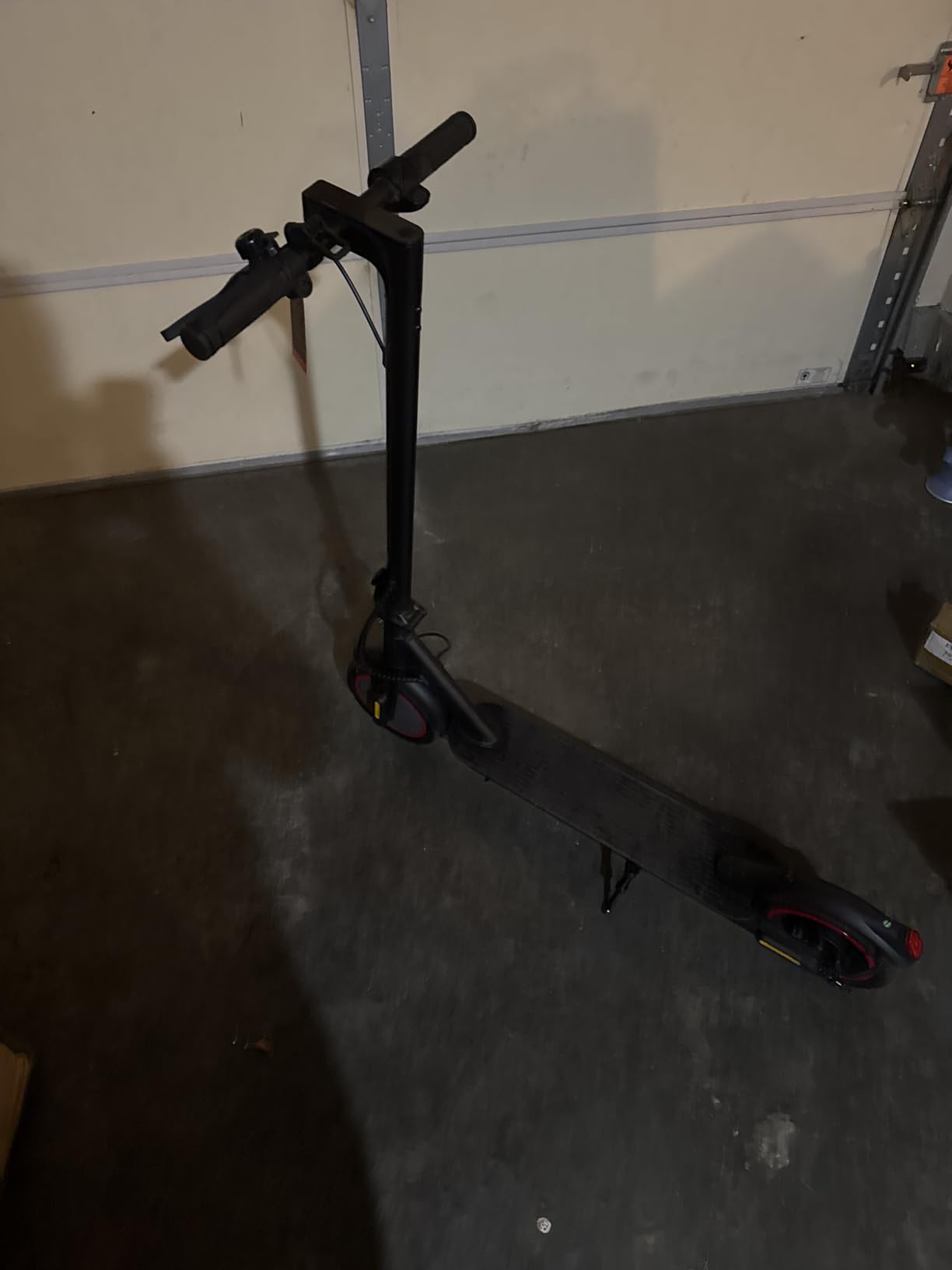 Fcgeoi WT MAX Electric Scooter, 500W Motor, 18 MPH, 23 Mile Range, 8.5