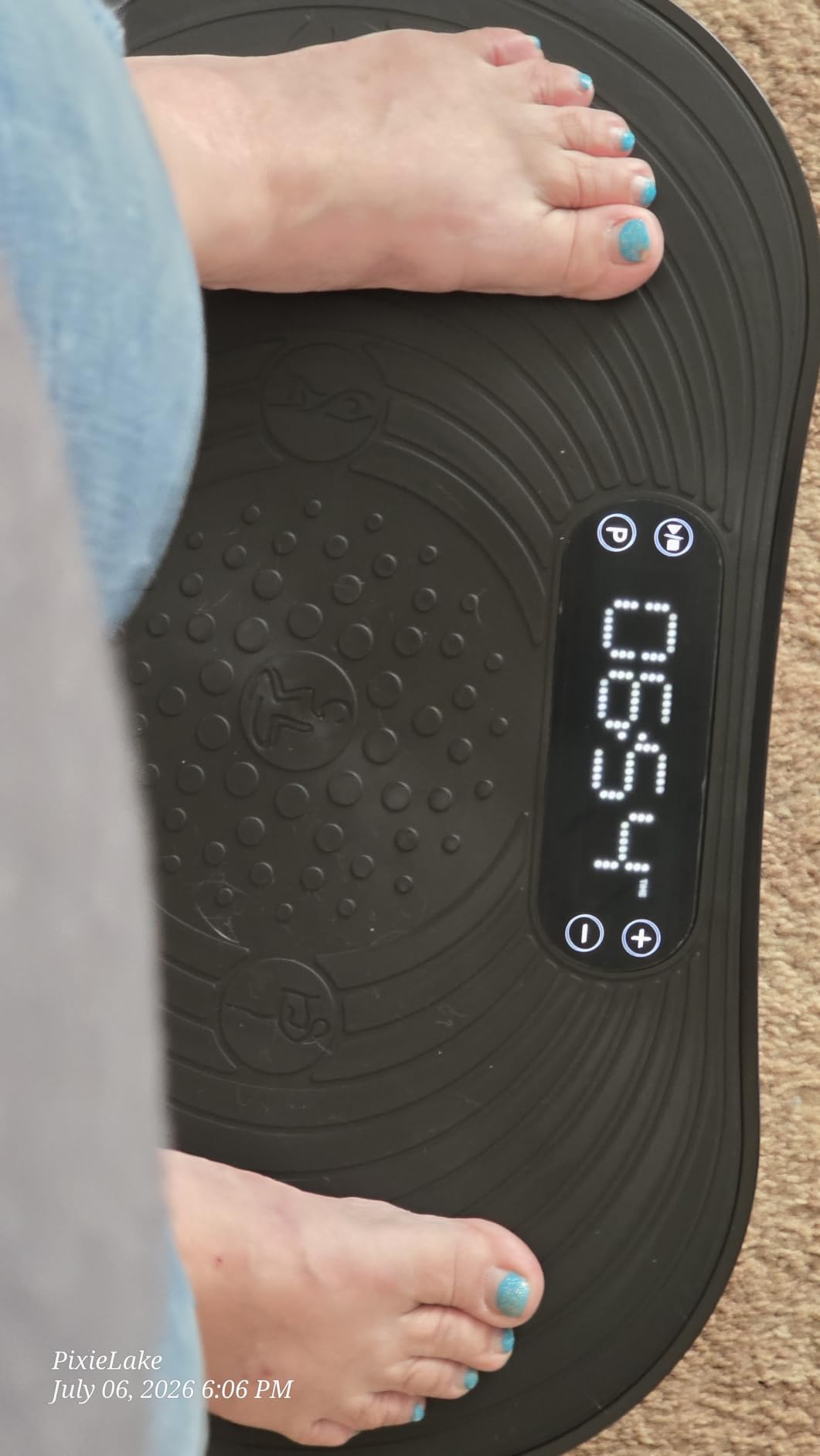 MERACH Vibration Plate Exercise Machine, Vibrating Platform for Lymphatic Drainage Weight Loss Muscle Activation, Full Body Home Exercise Equipment with LED Touch Screen Bluetooth Pull Cord customer photo 1