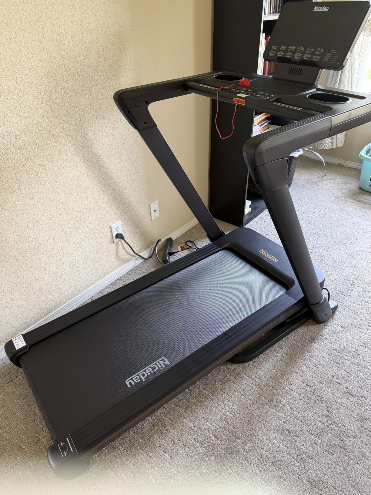 Niceday TM2 Incline Treadmill with 18% Auto Incline, Wide Belt Foldable Running Treadmills with Handles for Home 380 lb Capacity, 0.6-8.7MPH Indoor Running Machine for Home Gym, 3.0HP Quiet Brushless customer photo 1