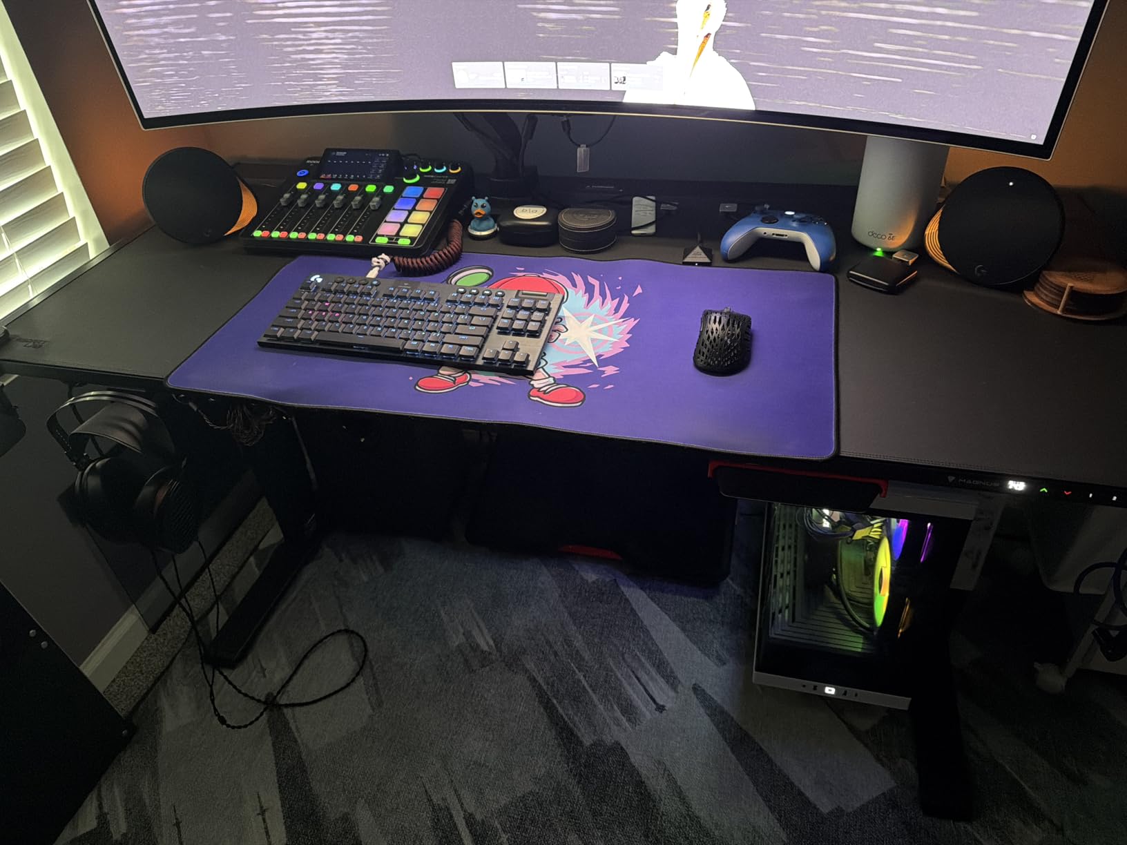 Secretlab Magnus Pro Electric Standing Desk with Black Leatherette Mat | Magnetic Cable Management, Integrated Power Supply Column, Built-in Cable Management Tray, Gaming Office Desk, Ergonomic customer photo 1