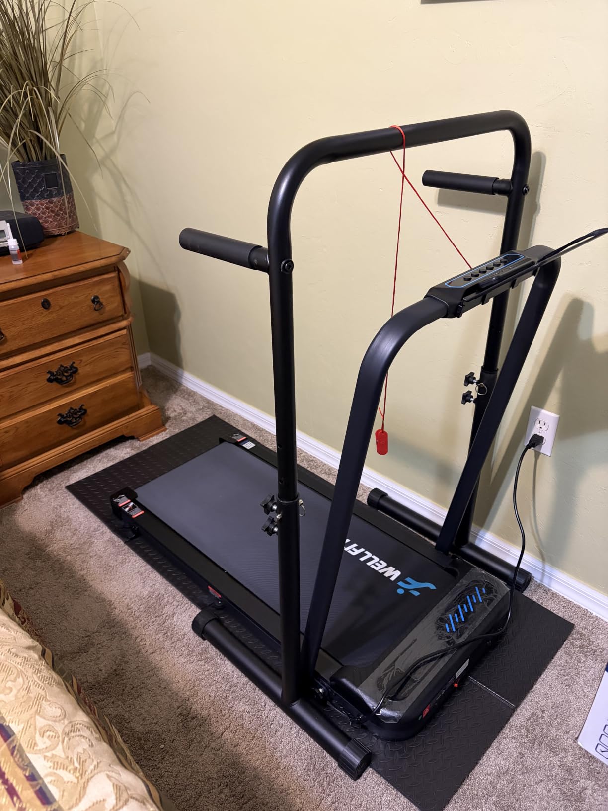 WELLFIT Folding Treadmill for Home, Walking Pad with Incline and Handle Bar | 320+lbs Capacity, Under Desk Treadmill for Home Small Office, Low Noise Treadmills with Smart Voice Control for Jogging Running customer photo 2