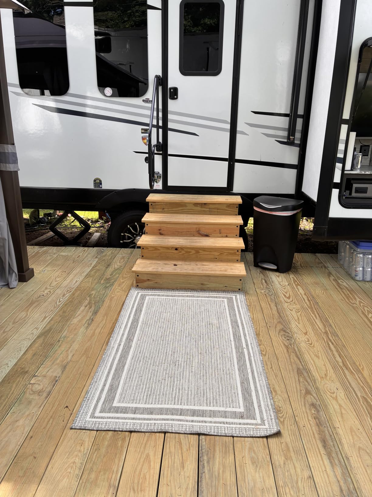 MontVoo-Outdoor Rug-Patio Rug 5x7 ft Polypropylene Indoor Outdoor Rugs Outdoor Carpet for Patio Deck Balcony Porch, Textured Weave, Durable for High Traffic, Fade-Resistant, Modern Neutral Brown customer photo 2
