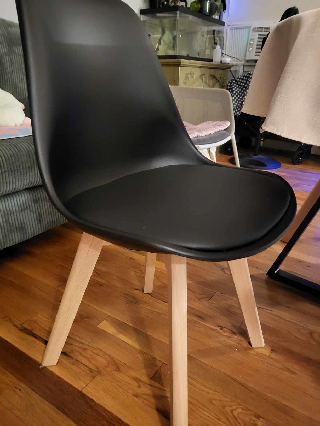 OLIXIS Dining Chairs Set of 4, PU Leather Accent Chairs for Living Room, Upholstered Kitchen Side Chair, Curved Backrest, Wood Legs, Armless, Mid Century Modern, White customer photo 1
