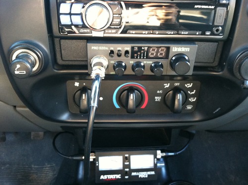 Uniden PRO520XL Pro Series 40-Channel CB Radio. Compact Design. ANL Switch and PA/CB Switch. 7 Watts of Audio Output and Instant Emergency Channel 9. - Black customer photo 1