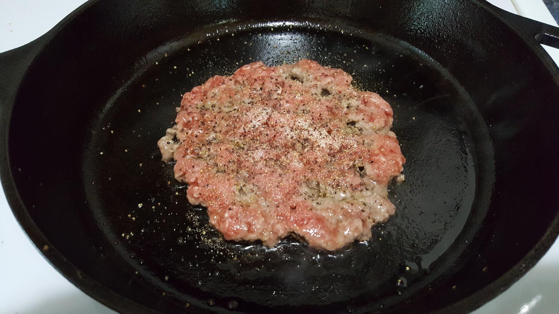 Lodge Pre-Seasoned Cast Iron Skillet, PFAS-Free, 12 Inches | Non-Toxic & Naturally Non-Stick Cast Iron Pan, Compatible with Oven, Stove, Grill & Campfire, Made in USA customer photo 2