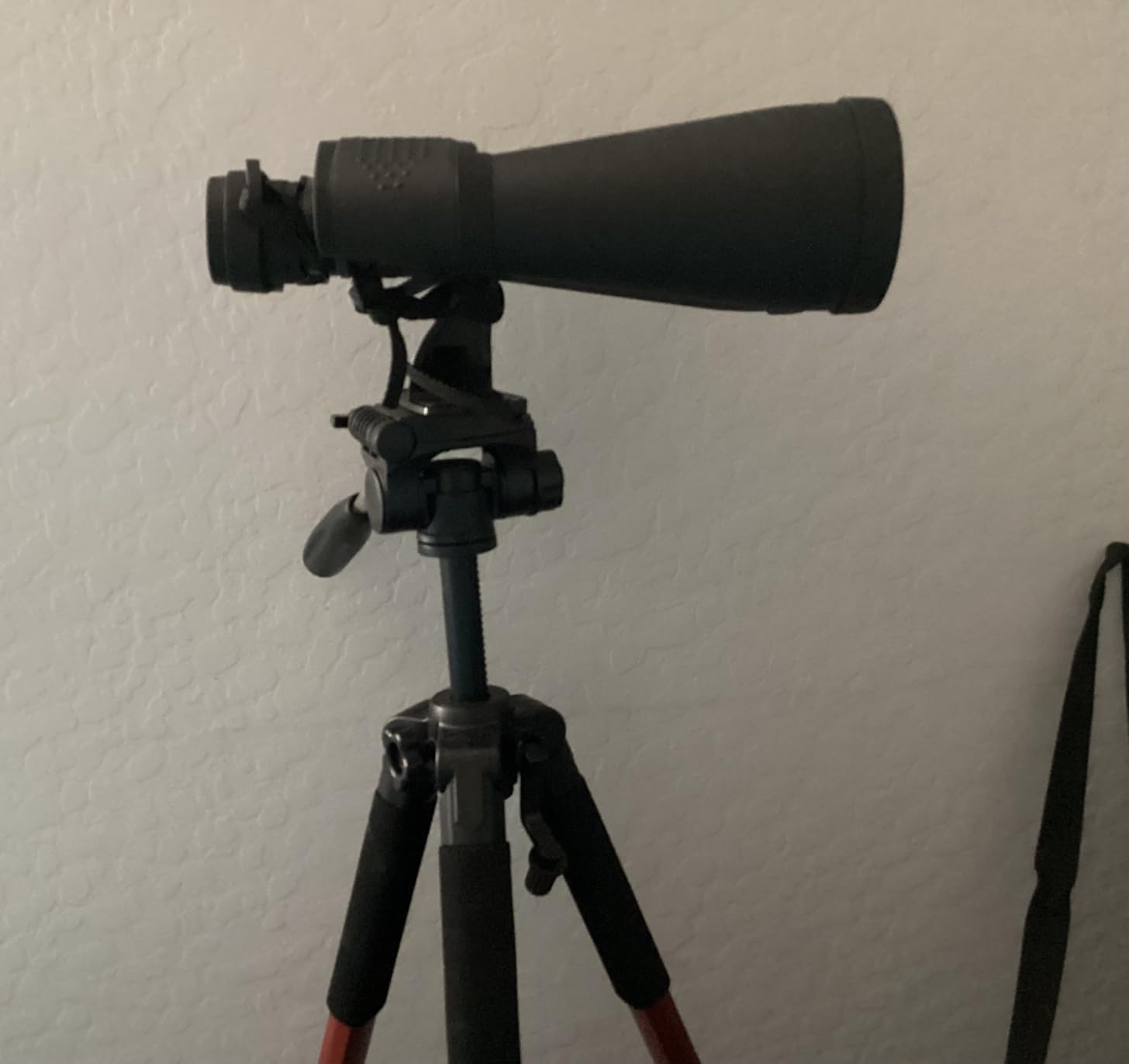 Celestron SkyMaster 15x70 Astronomy Binoculars for Stargazing and Deep-Sky | Ideal Balance of Power & Brightness, For Night Sky Long-Range Viewing, Multi-Coated BaK-4 Optics, Tripod Adapter & Carry Case customer photo 1