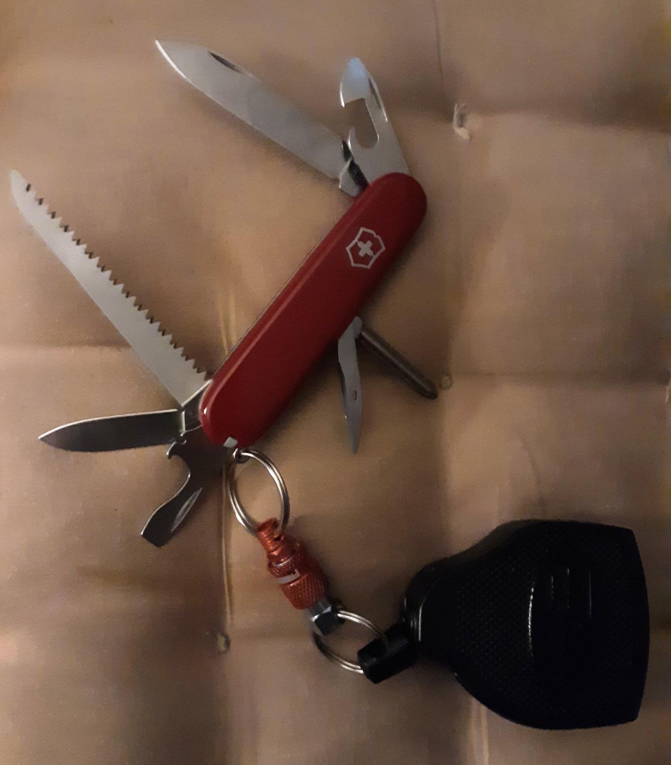 Victorinox Hiker Swiss Army Knife, 13 Function Pocket Knife with 2 Blades, Bottle Opener, Wood Saw customer photo 2
