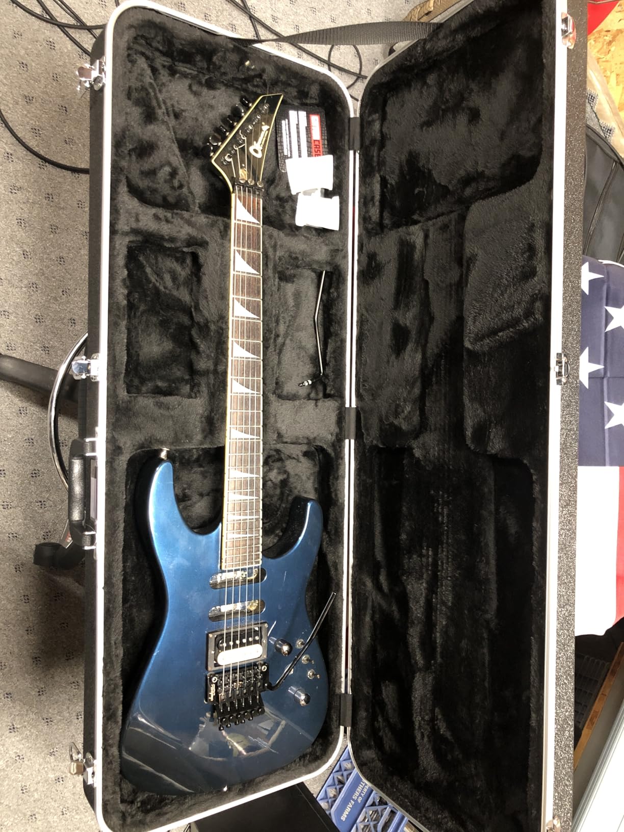 Gator Cases Deluxe Legacy Series Lightweight Deluxe ABS Molded Case for Standard Strat or Tele Style Guitars (GC-ELECTRIC-A) customer photo 1