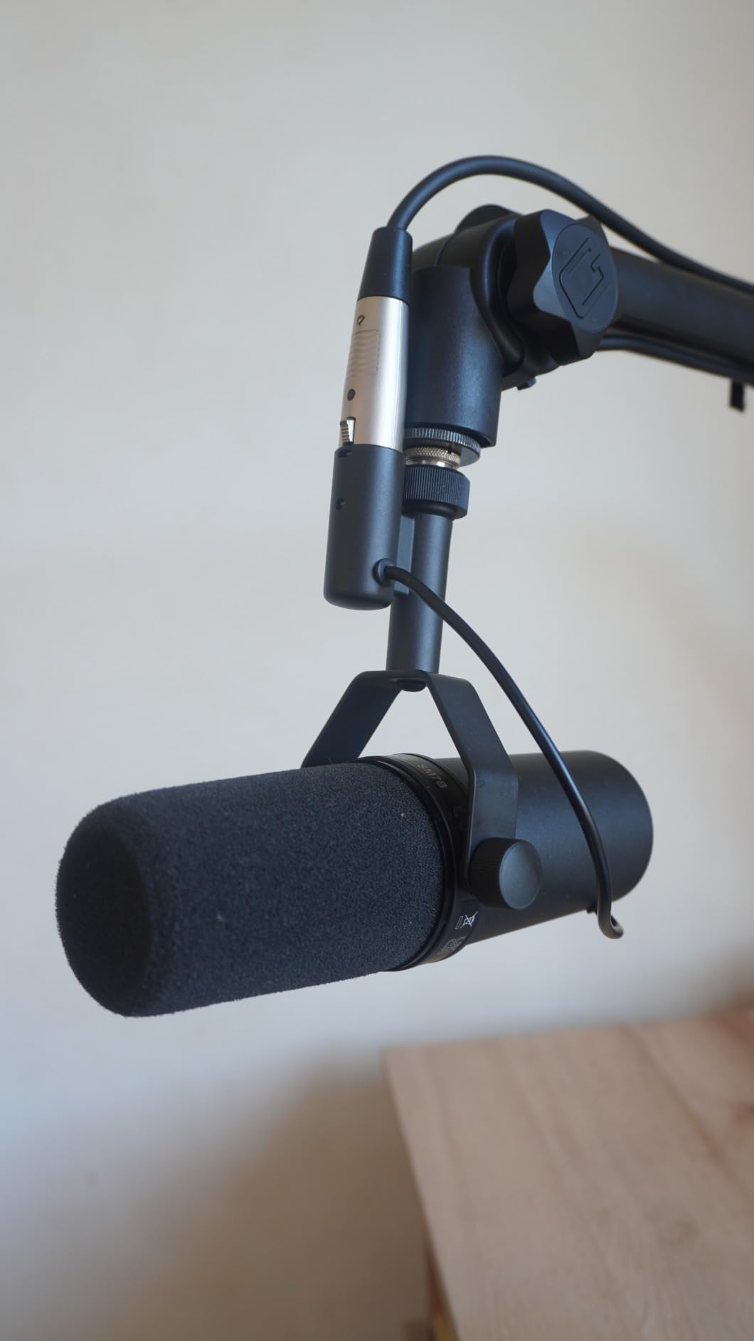 Shure SM7B Dynamic Vocal Microphone for Podcasting & Streaming | XLR studio dynamic mic for broadcast, podcast, recording, gaming and streaming; smooth warm vocals, rugged build customer photo 2