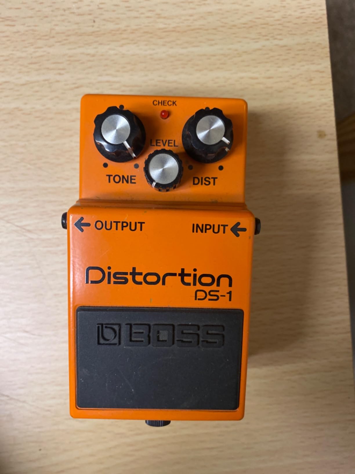 BOSS DS-1 Distortion | Compact Distortion Pedal | The Benchmark in Guitar Distortion | Hard-edged Attack & Smooth Sustain | Wide Tone Range customer photo 1