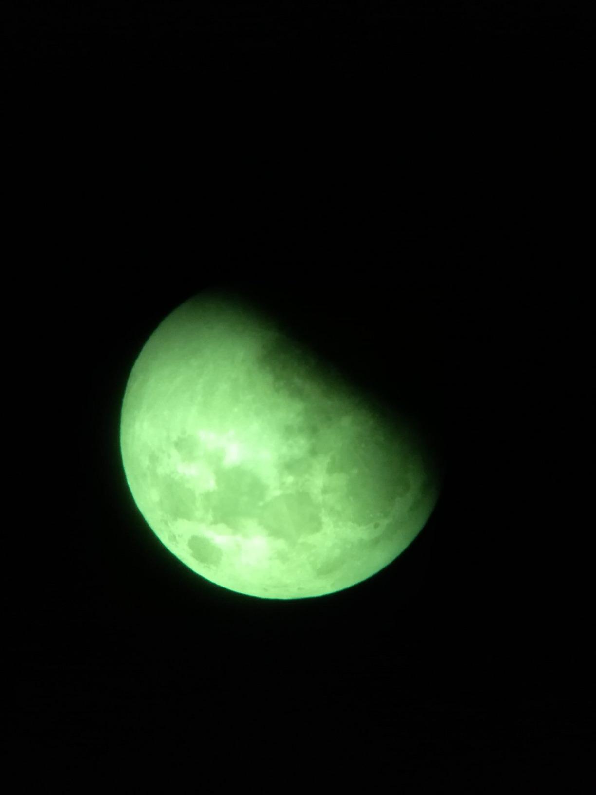 Celestron PowerSeeker 127EQ Reflector Telescope - German Equatorial Mount, Bright Views of the Moon, Planets & Deep Sky, Slow-Motion Controls, Stable Tripod, Easy to Use customer photo 1