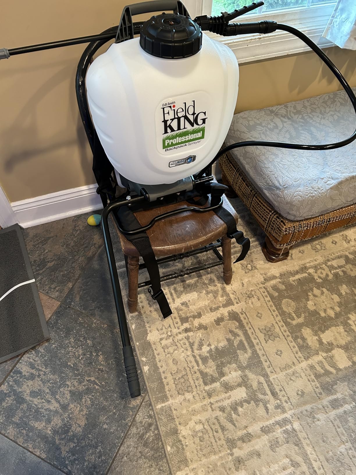 FIELD KING 190328 Backpack Sprayer, 4 Gallon, with Internal No Leak Pump Design Delivers 150 PSI customer photo 2