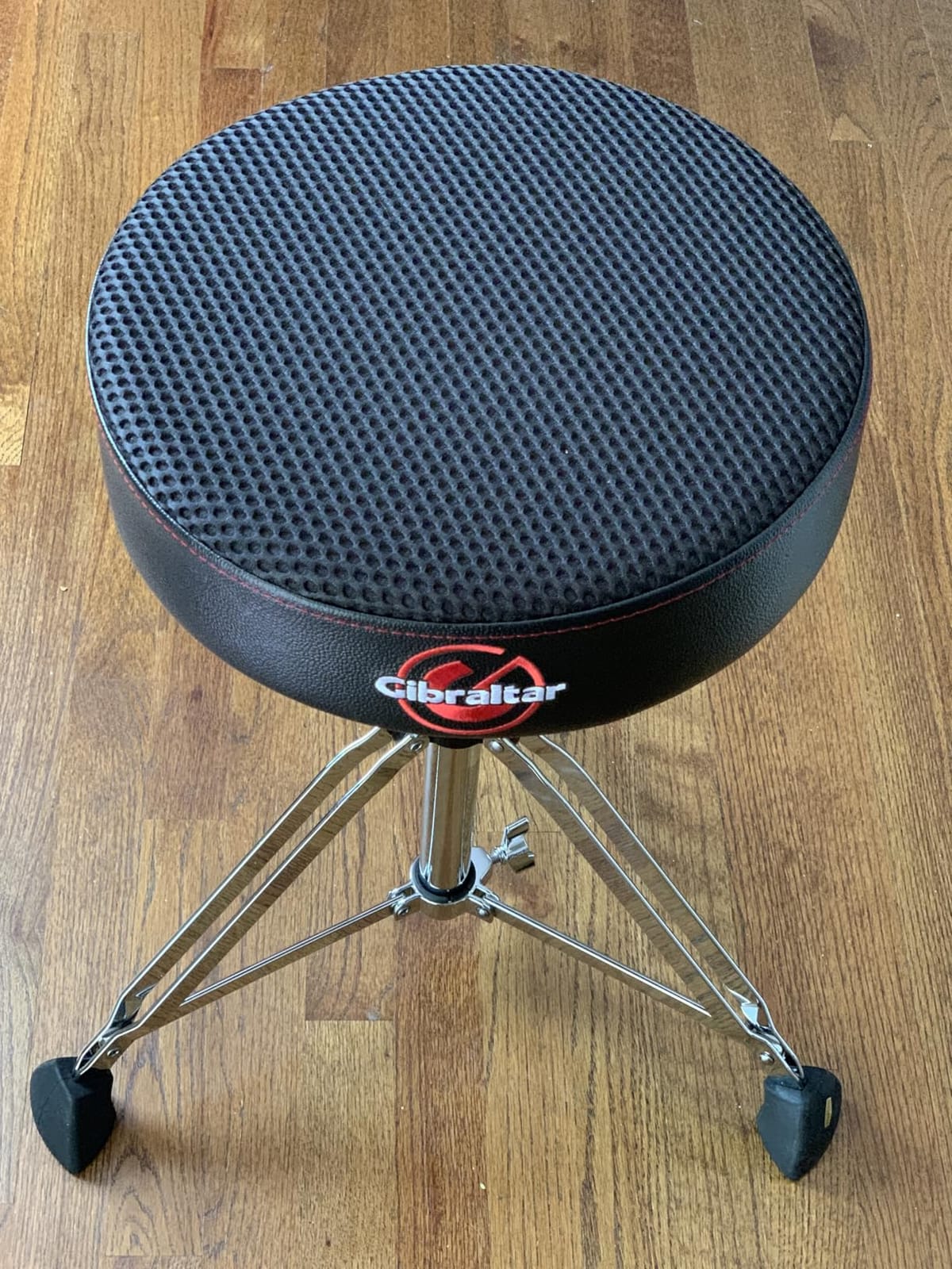 Gibraltar Drum Throne with Adjustable Height, Round Seat, Double-Braced Stool, Comfortable Cushion, Stable Tripod Base (9608) customer photo 1