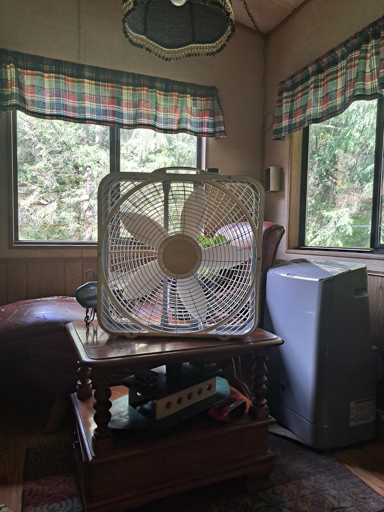 Lasko Weather-Shield Performance Box Fan, 3 Speeds, Innovative Wind Ring System for Up to 30% More Air, Carry Handle for Bedroom, Office, Home, 20 Inch, White, 3720 customer photo 1