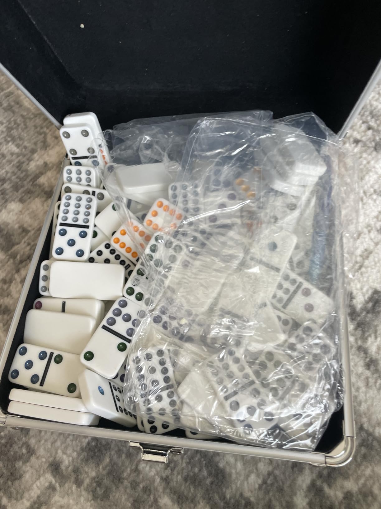 Spin Master Games Mexican Train Dominoes Set in Metal Case Classic Game | Includes 91 Dominoes, Plastic Trains & Case, Easy-to-Read Color-Coded Pips, Practice Matching Skills, 2-8 Players, Ages 8+ customer photo 2