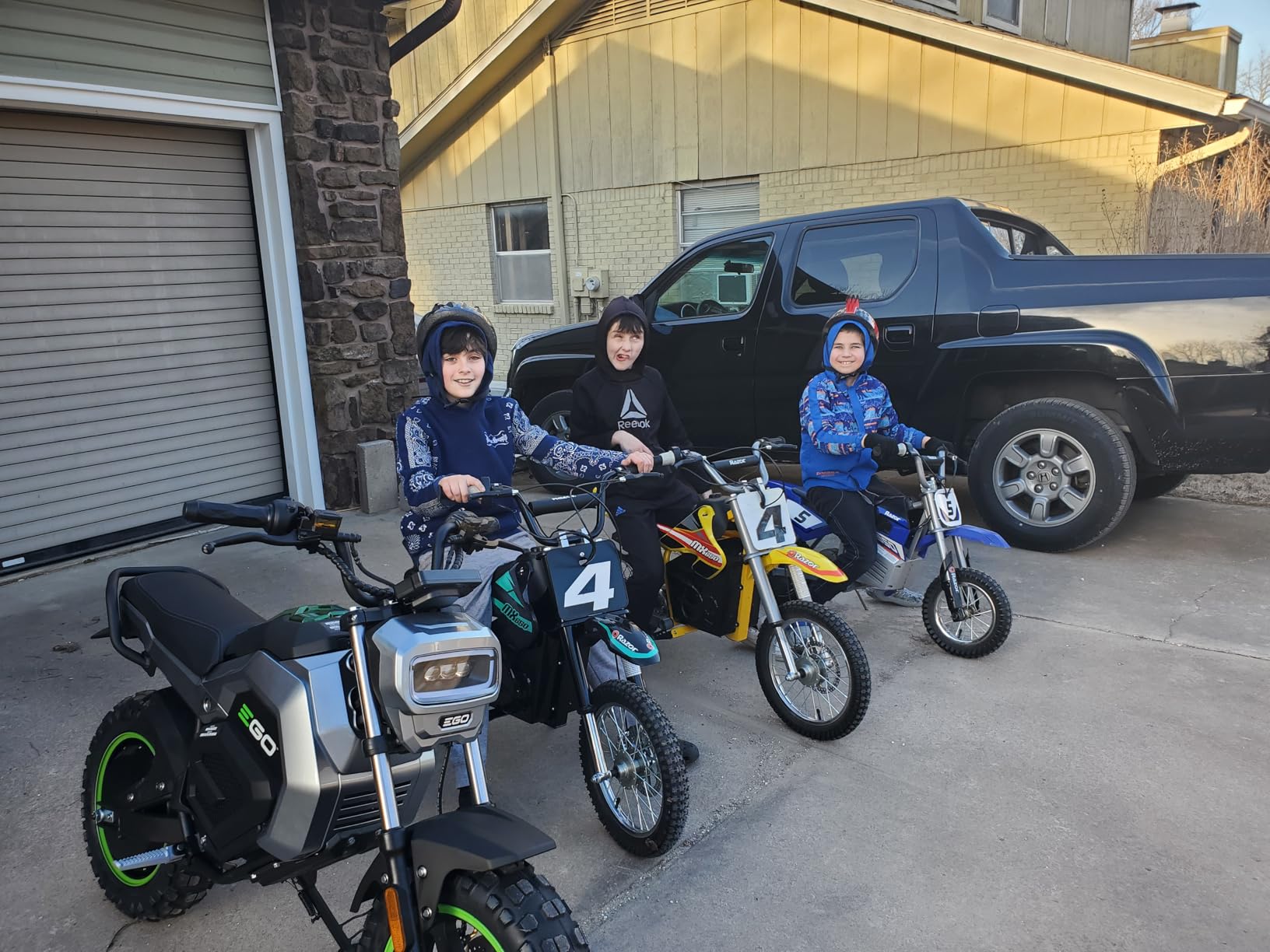 Razor MX650 Dirt Rocket Off-Road Motocross Bike, 36V Electric Ride-On, Up to 17 mph, Dual Suspension customer photo 1