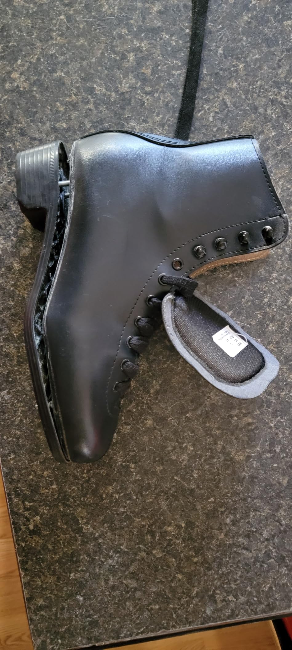 Chicago Quad Roller Skates for Women & Men - Durable, Top Performance Indoor/Outdoor Use or Roller Derby - Classic Deluxe Leather High-Top Boots with 60mm Urethane Wheels & Semi-Precision Bearings customer photo 2