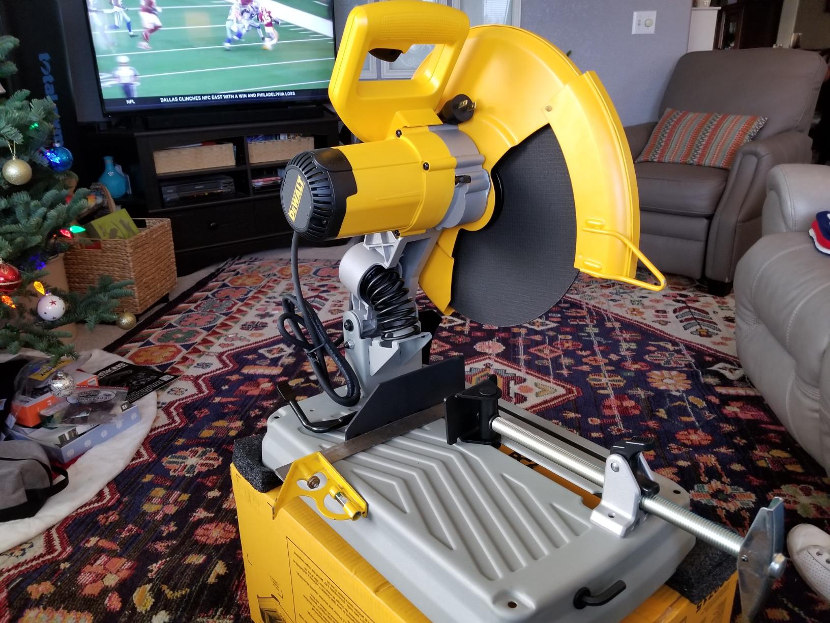 DEWALT Chop Saw, Quick-Change, 14-Inch, Old Model (D28715) customer photo 2
