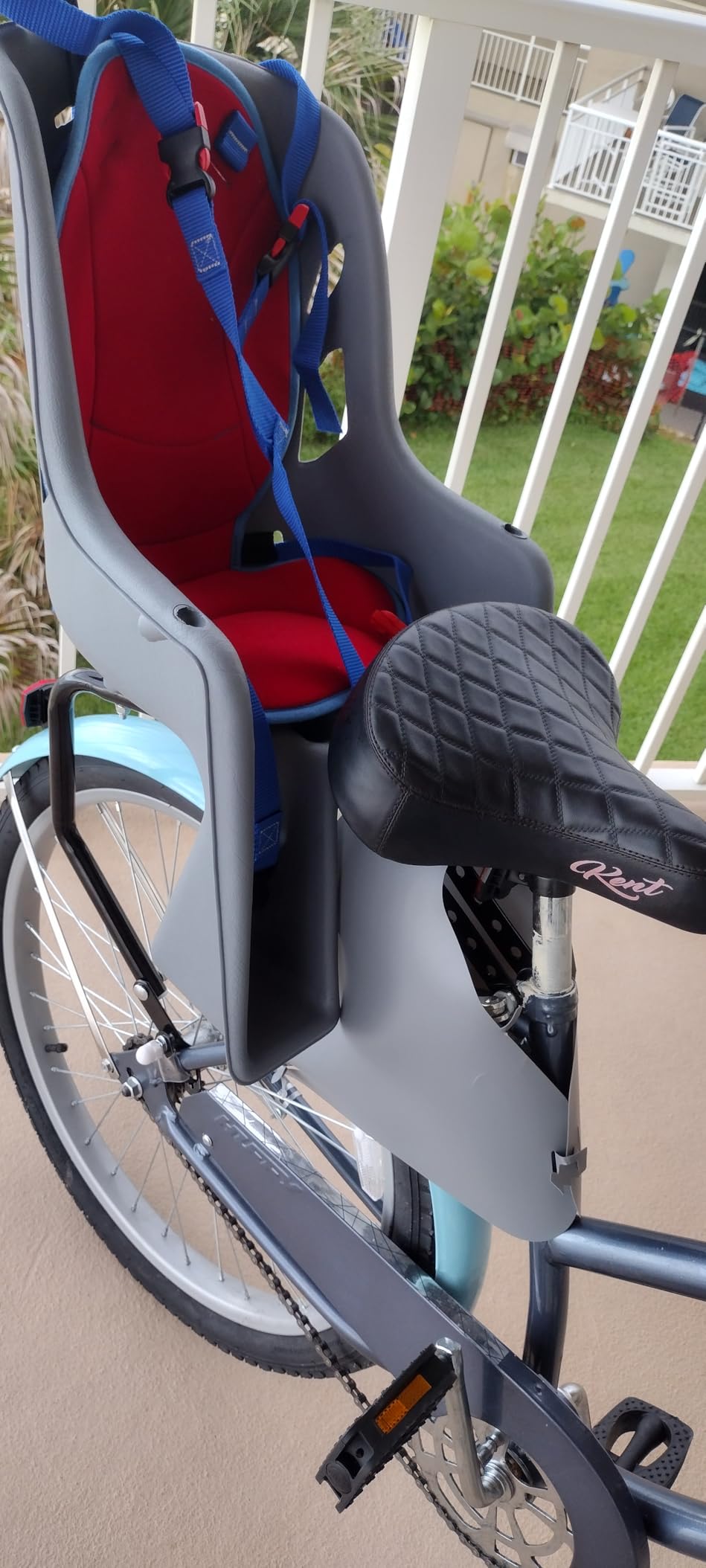 Bell Cocoon 300 Rear Mount Child Bike Seat - 5-Point Harness, Spoke Guard, Fits 26-27 in Bikes, Up to 40 lbs, Ages 1+ customer photo 1