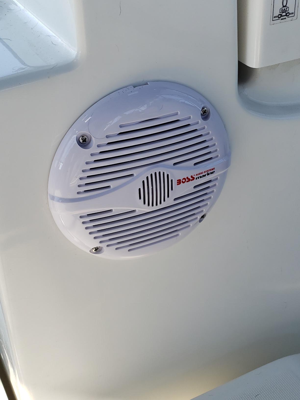 BOSS Audio Systems MR50W 5.25 Inch Marine Speakers (Pair), 150 Watts, 2 Way customer photo 2