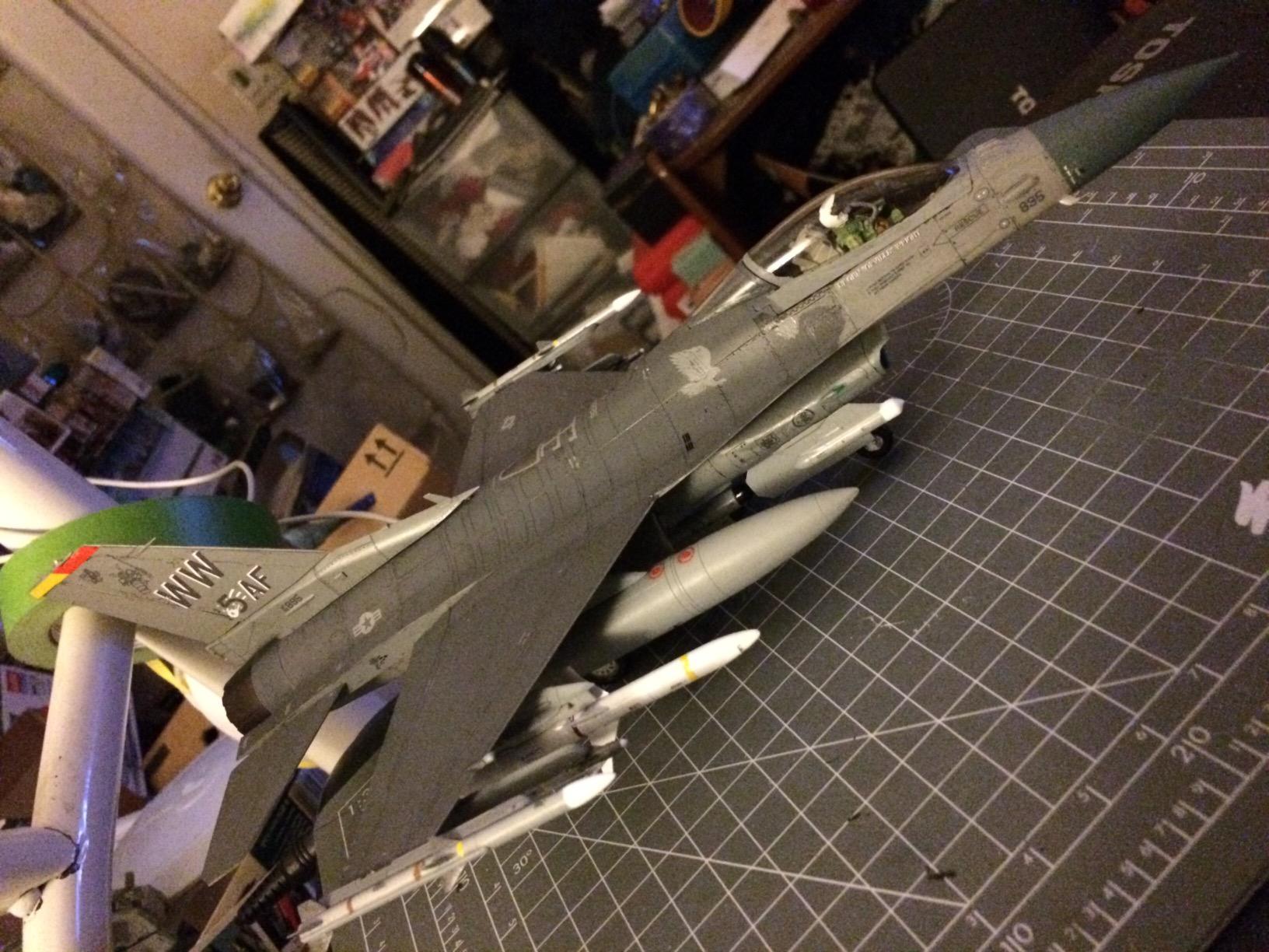 Tamiya 61098 1/48 Lockheed Martin F-16CJ Plastic Model Airplane Kit customer photo 2