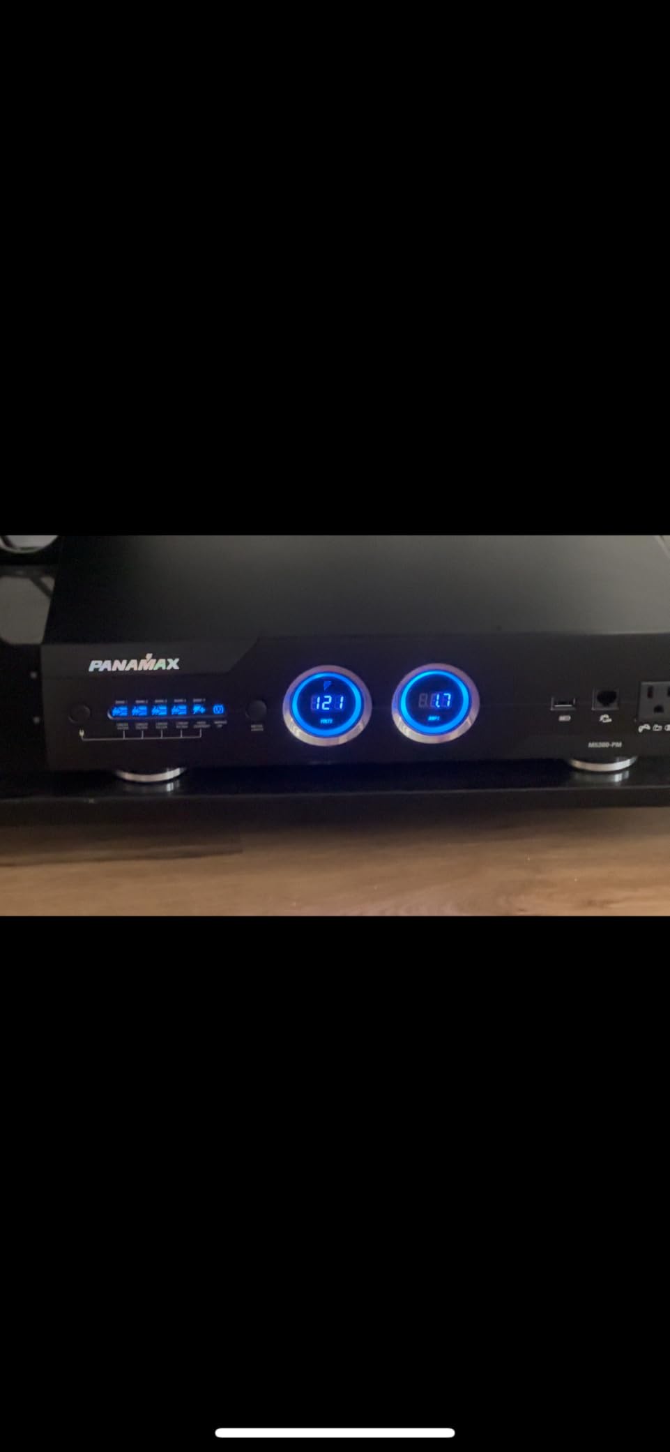 Panamax M5300-PM 11-Outlet Home Theater Power Conditioner (2RU Rackmount) customer photo 1