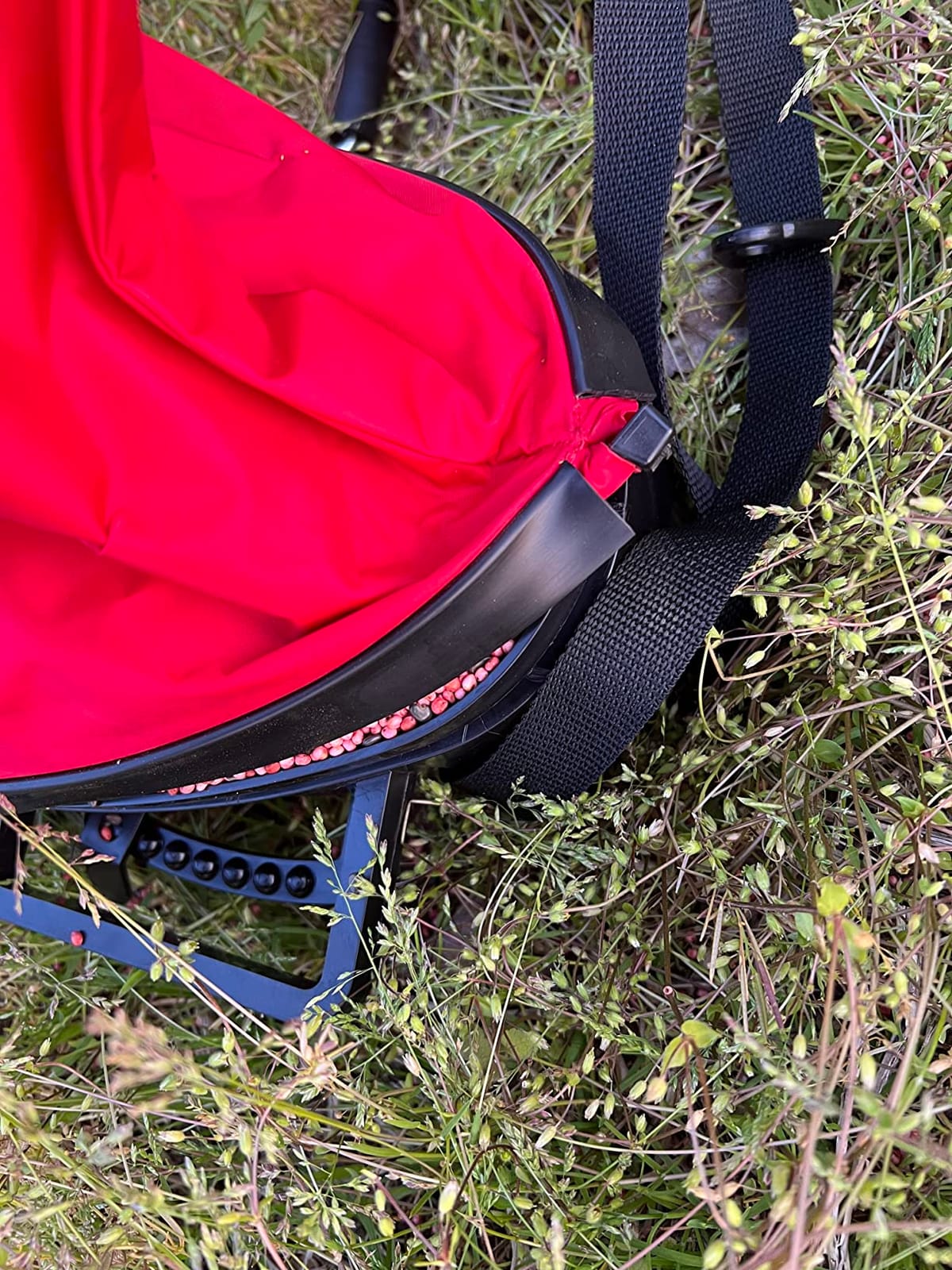 EarthWay Products 2750 25lb Nylon Bag Seeder Spreader - Red, Durable, Water Resistant, Food Plot Equipment, Seed Spreader, Grass Seeder Made for Hunters, Farmers, Gardeners, Lawn Maintenance customer photo 1