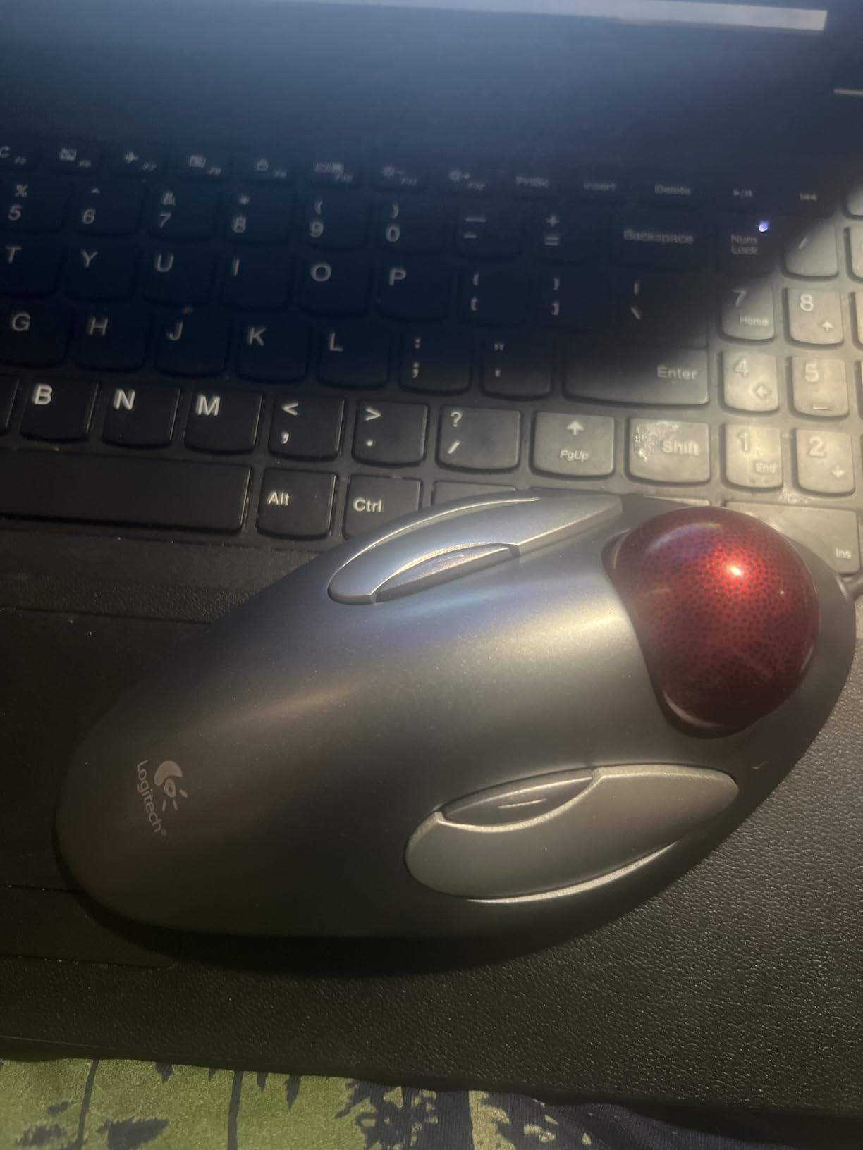 Logitech Trackman Marble Trackball Mouse - Wired USB Ergonomic Mouse for Computers, with 4 Programmable Buttons, Dark Gray customer photo 1