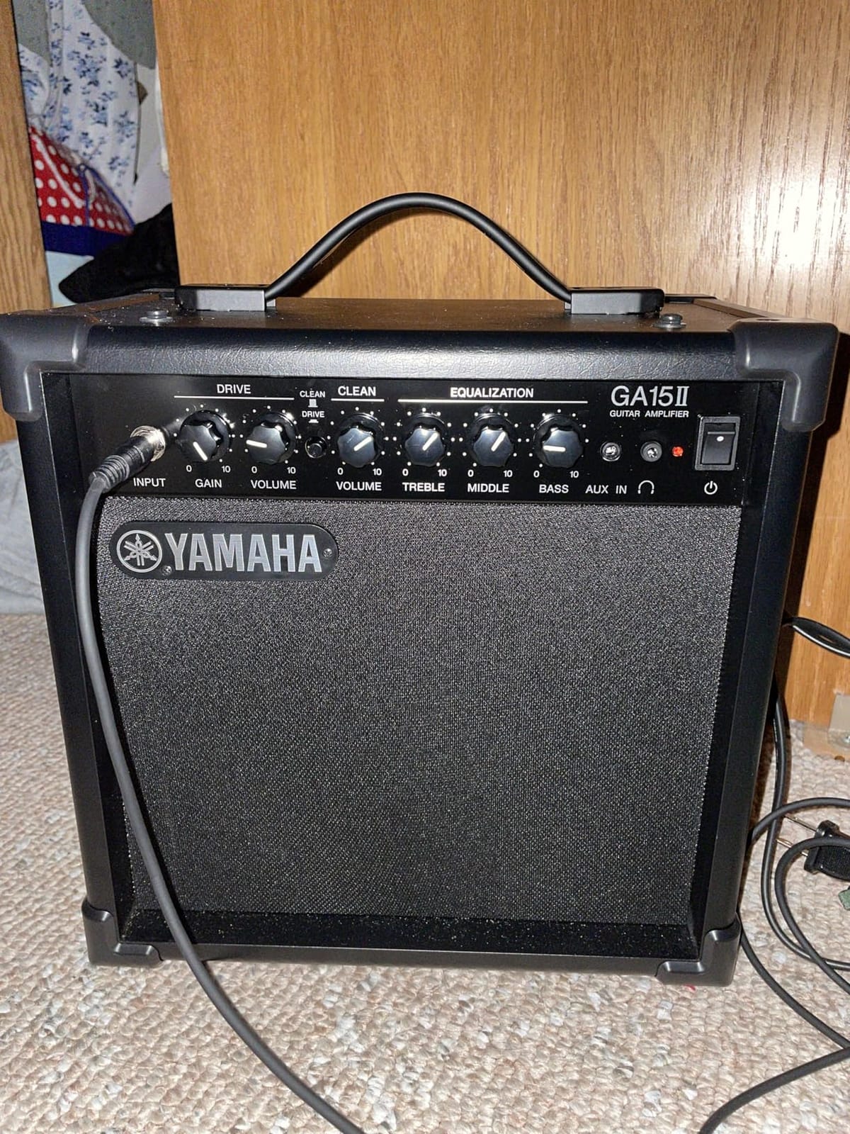 Yamaha GigMaker EG Electric Guitar Pack with Amplifier, Gig Bag, Tuner, Cable, Strap and Picks - Black customer photo 1