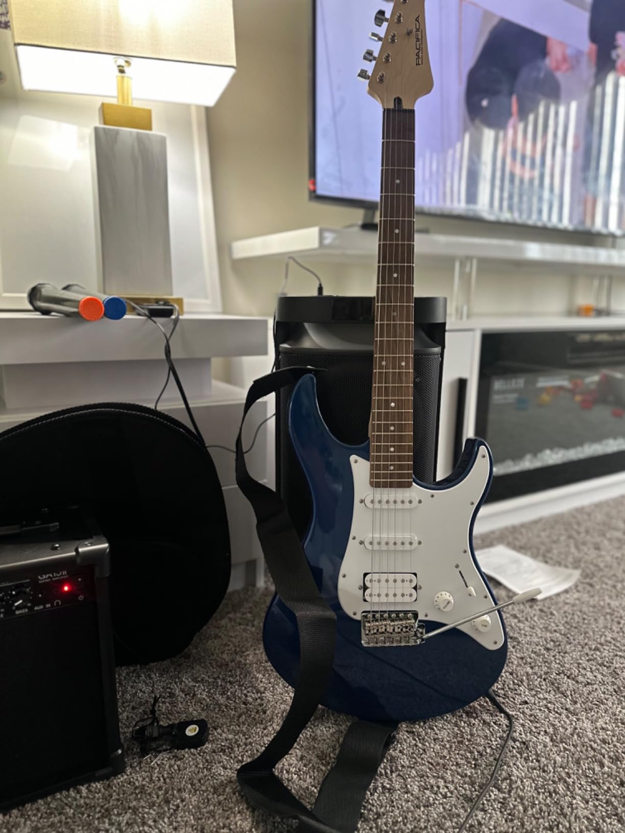 Yamaha GigMaker EG Electric Guitar Pack with Amplifier, Gig Bag, Tuner, Cable, Strap and Picks - Black customer photo 2