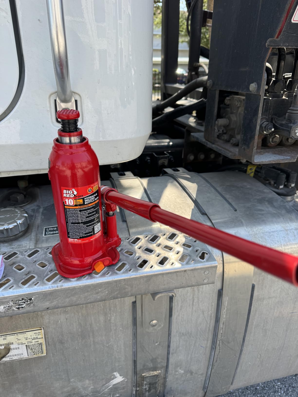 BIG RED T91003B Torin Hydraulic Welded Bottle Jack, 10 Ton (20,000 lb) Capacity, Red customer photo 2