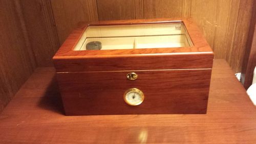 Humidor Supreme Old World Desktop Cigar Humidor - Desktop Cigar Storage with Spanish Cedar Tray & Dividers | Antique Walnut Finish - Holds 75-100 Cigars customer photo 2