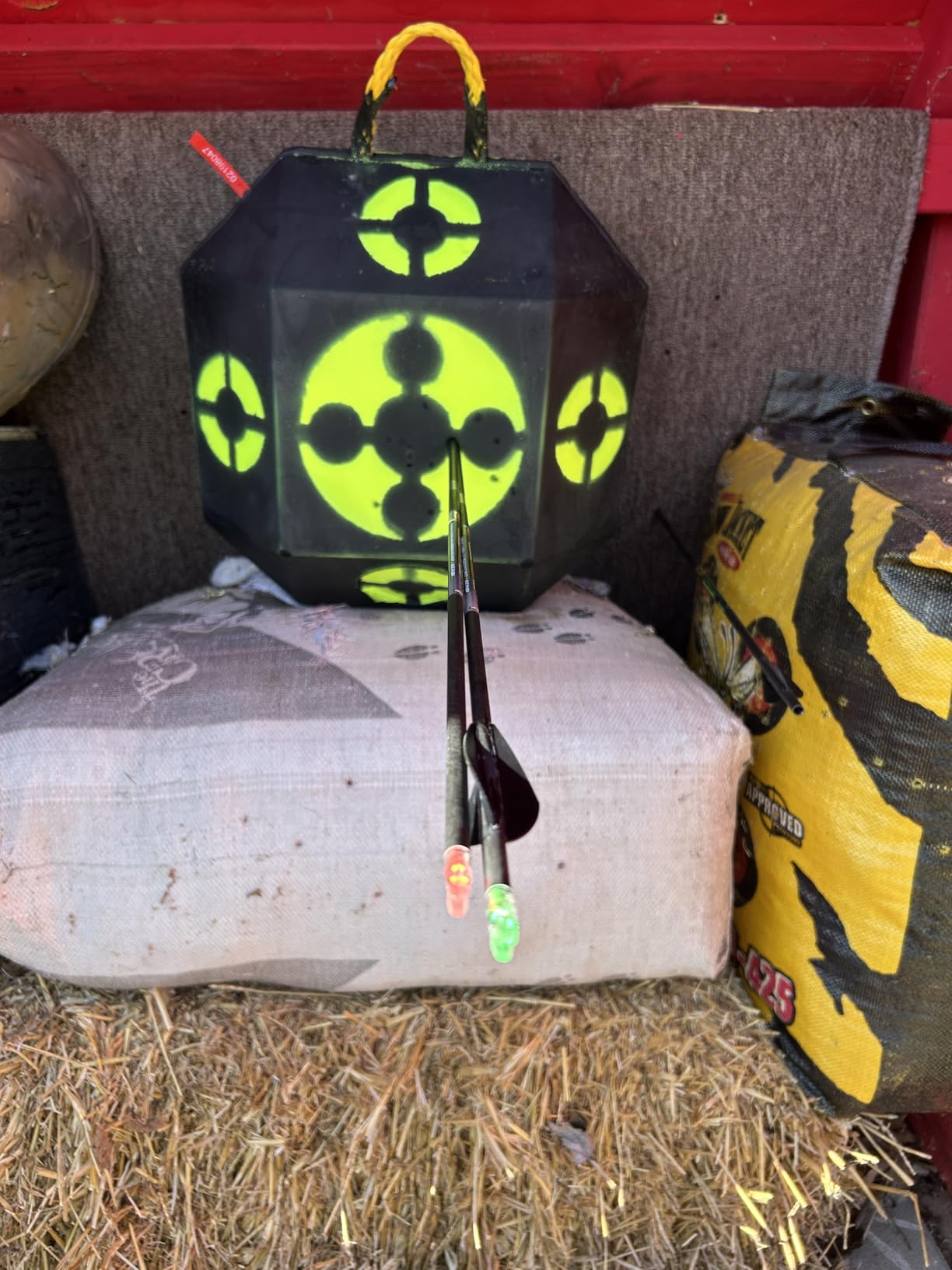 Rinehart 18-1 Archery Target, 18-Sided, Broadhead & Field Point Compatible customer photo 2