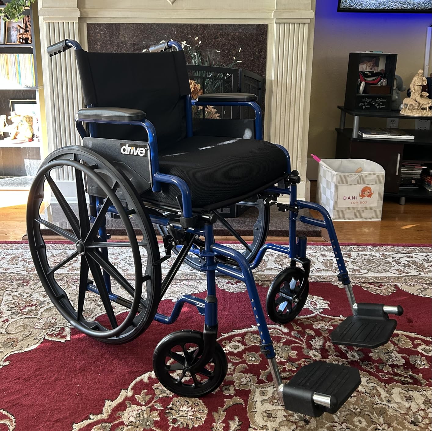 Drive Medical Blue Streak Lightweight Wheelchair, Footrests, 18