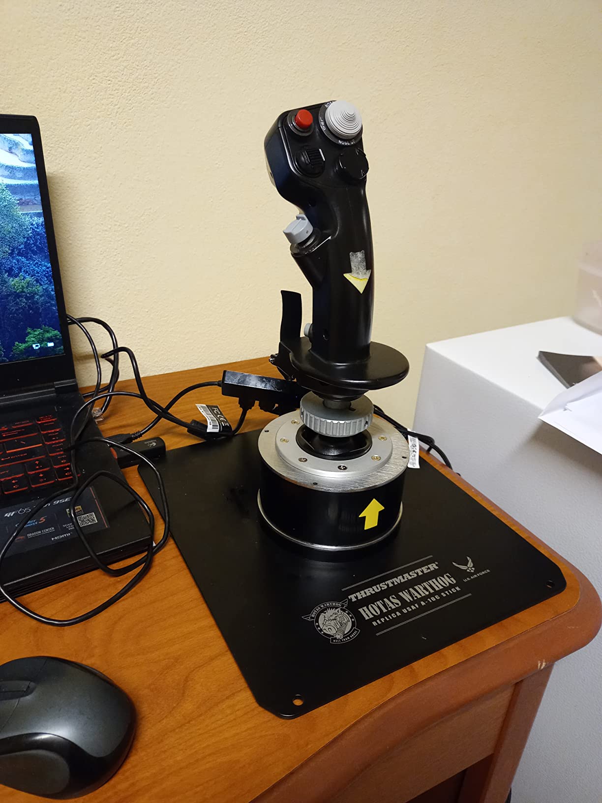Thrustmaster HOTAS Warthog A10 Replica Flight Stick & Throttle Set - PC | 1:1 A-10C USAF licensed replica, H.E.A.R.T sensors, dual-engine control, 55 programable buttons, 8-way hat, all-metal build customer photo 2