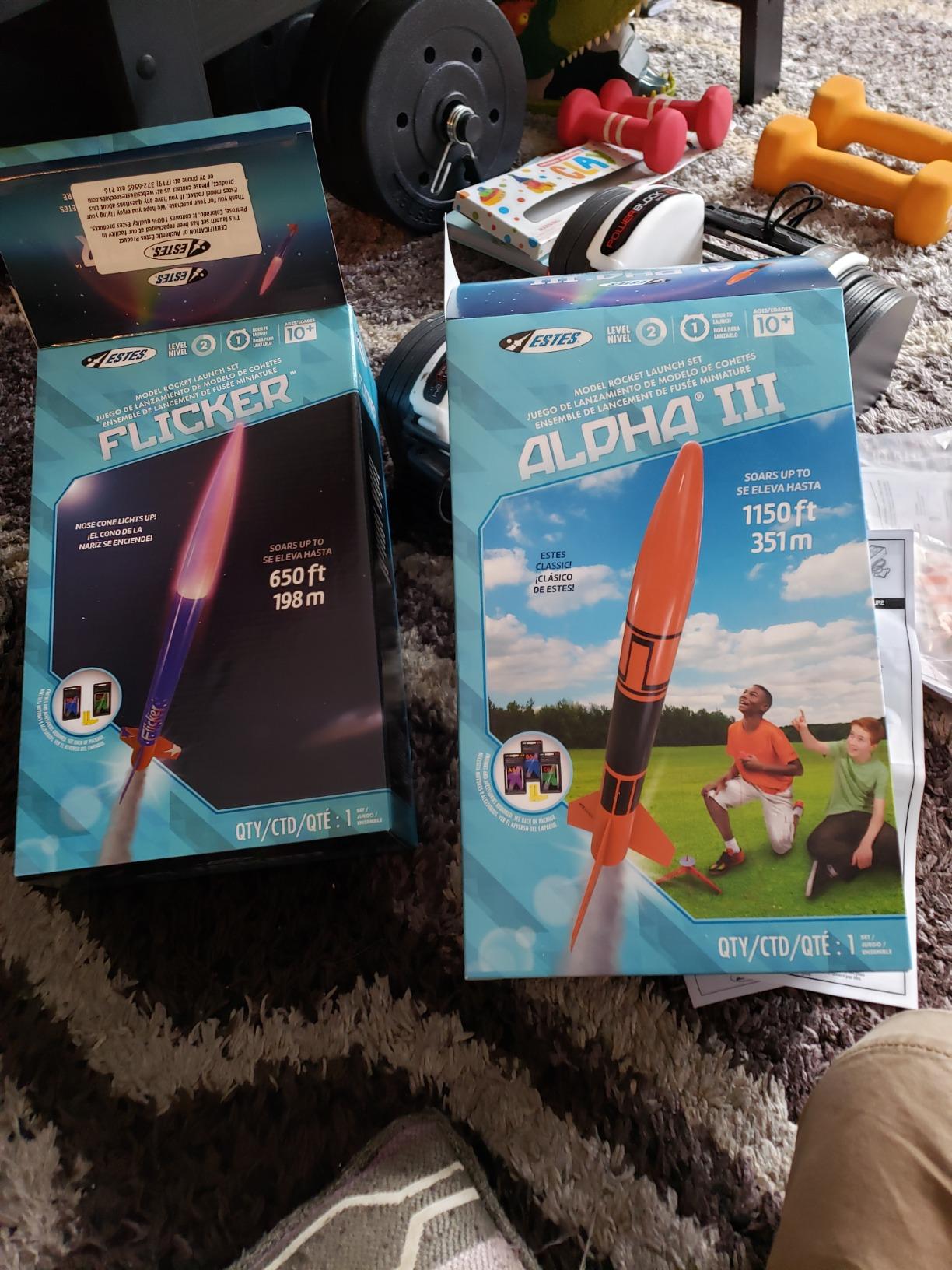Estes 1427 Alpha III Rocket-Building Kit, Beginner Flying-Rocket Model Kit for Ages 10+, Includes Launch Pad and Controller customer photo 1