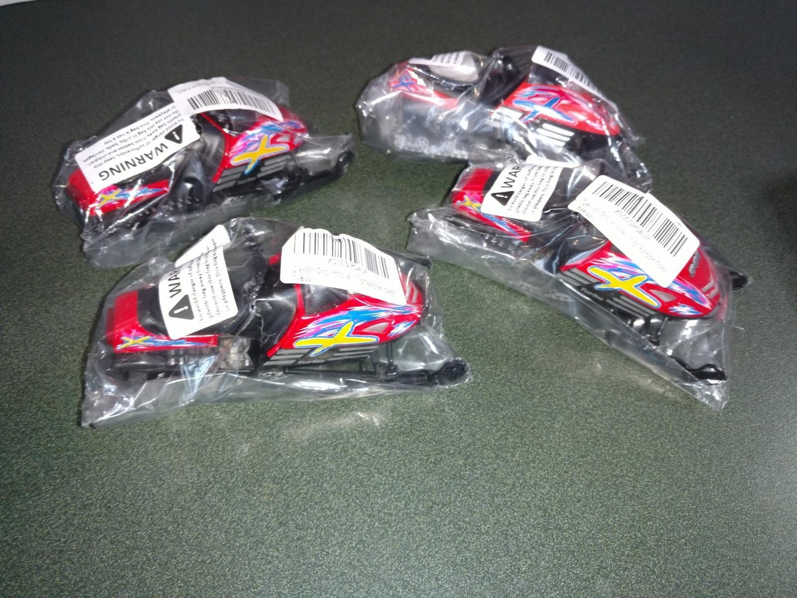 KiNSFUN Die Cast Metal Snowmobile Model, 5 Inch, 1 Random Color customer photo 2
