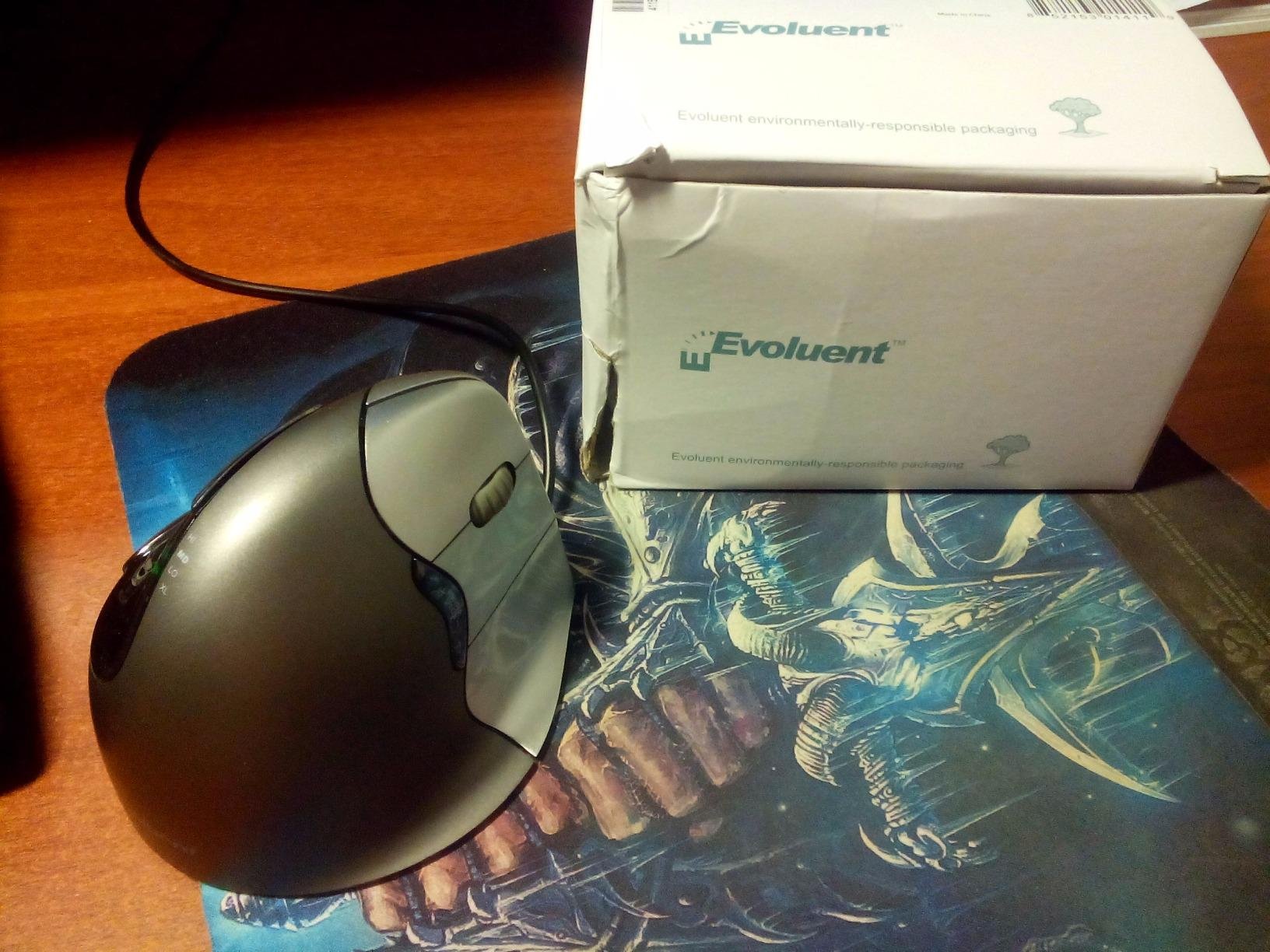 Evoluent - World's Original Vertical Mouse, Wired Ergonomic Mouse for Right Hand, Medium to Large, Helps with Carpal Tunnel and Wrist Strain, Customizable 6 Buttons, 4 Speed Settings, Comfortable Grip customer photo 2