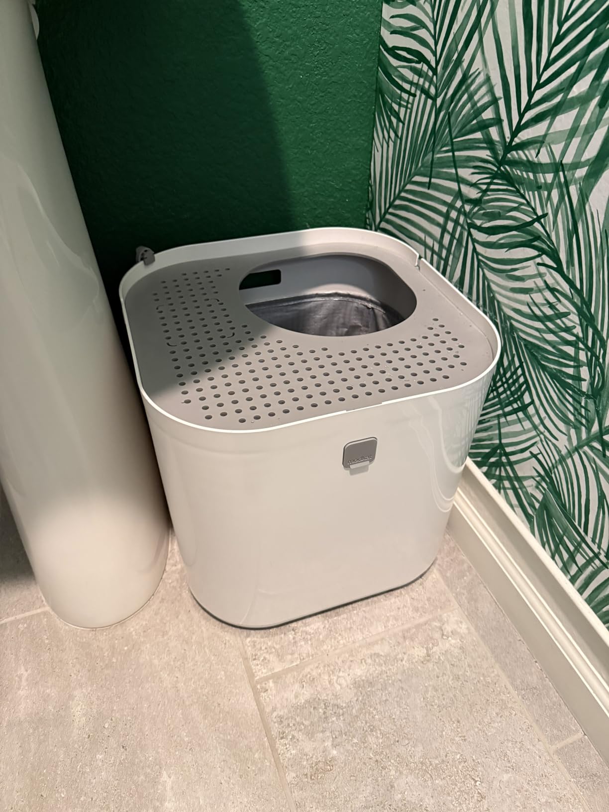 Modkat Top-Entry Cat Litter Box, Leak-Proof, Liner & Scoop, White | Top-entry design helps reduce litter tracking with a seamless leak-proof base, reusable liner and scoop included customer photo 2