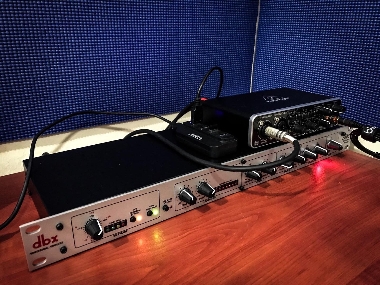 dbx DBX286SV Instrument, Microphone Preamp & Channel Strip Processor, with Compression, De-Esser, Enhancer, Expander/Gate, Loop-Out. Metering LEDs, XLR and 1/4